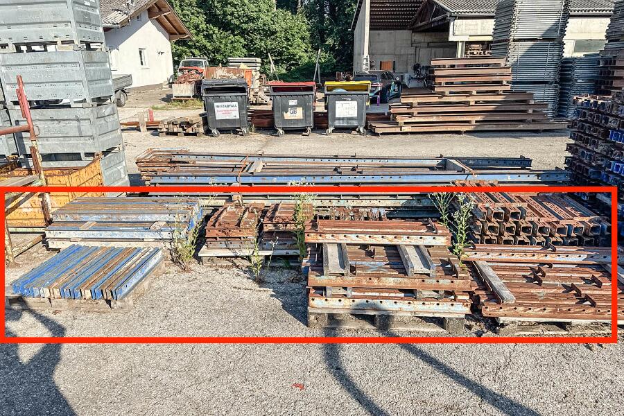 7 Paletten mit Mehrzweckriegeln